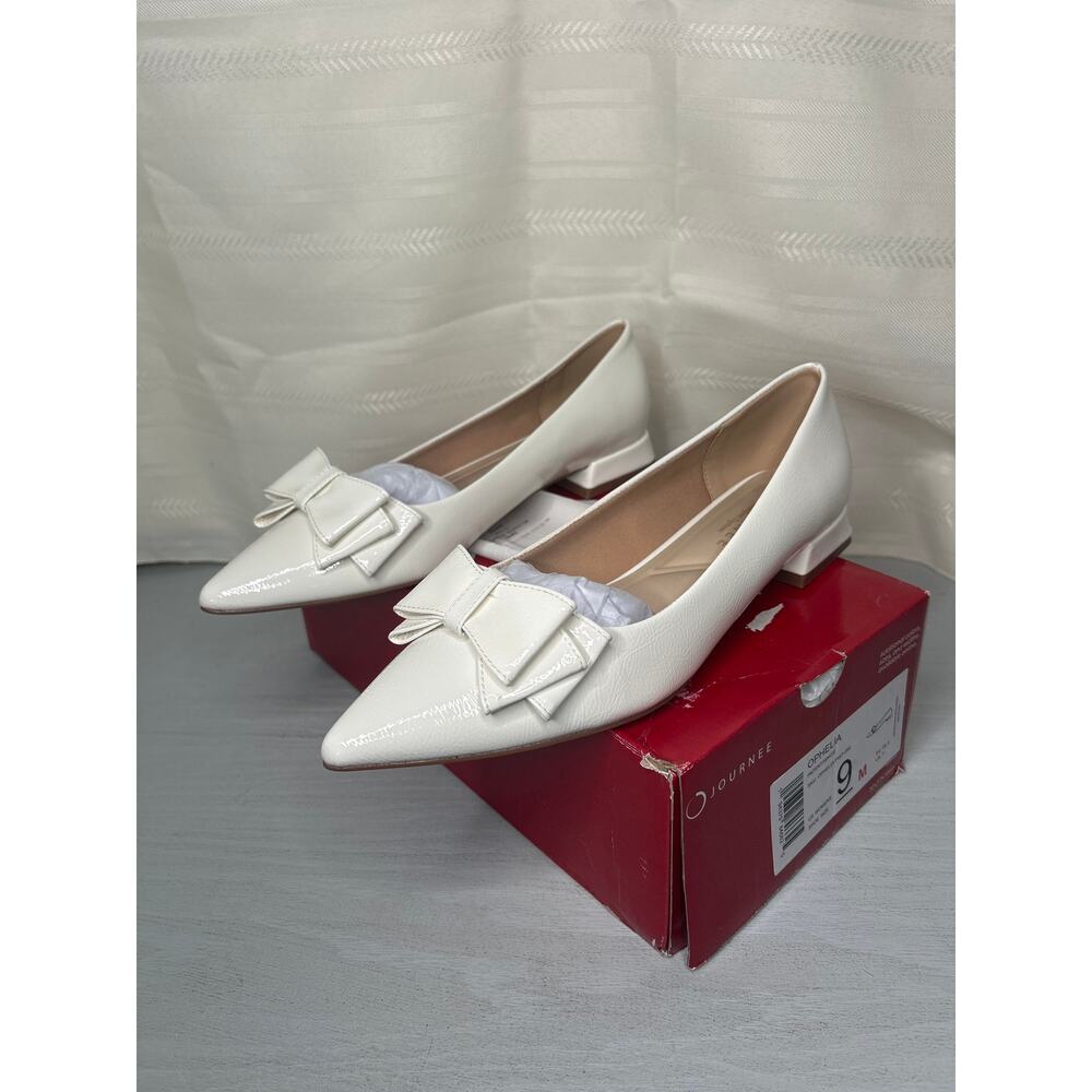 Journee Collection Ophelia Patent Pointed Toe Ballet Flats White Size 9M - Picture 5 of 15